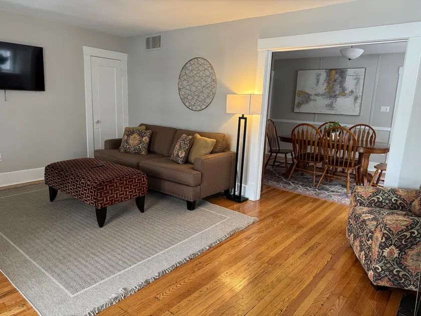 2 bedroom West End Charmer - Image 1