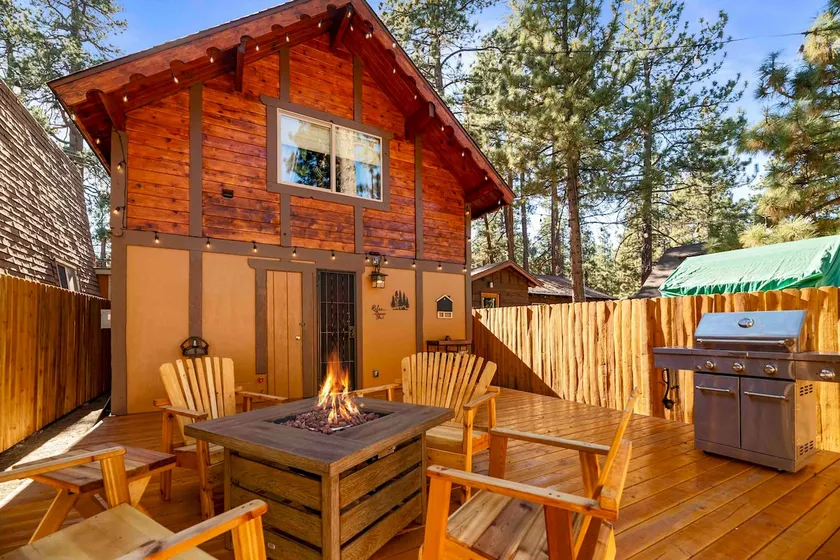 DreamLand | Near Lake+Fire Pit+Fenced Yard - Image 1