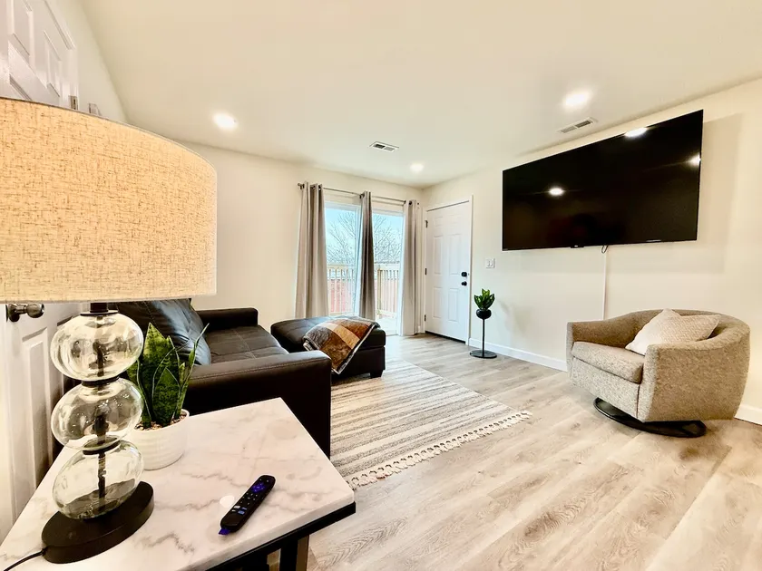 Beautiful 2 Bedroom Unit in Middletown, OH - Image 1