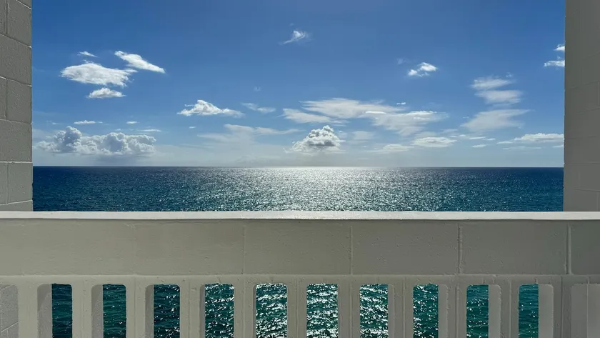 Beachfront Condo, Makaha shore  - Image 1