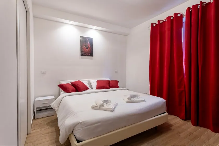 100smq (mq)| Private Parking | 2 Indipendent Rooms - Image 1