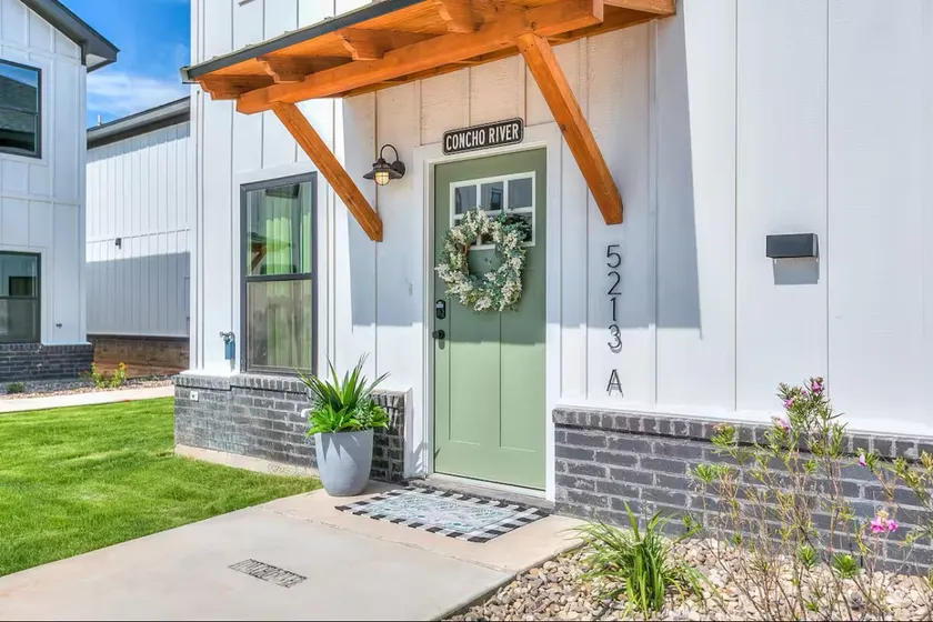 Concho Haven • 2BR/2.5BA - Image 1
