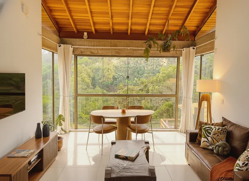 House with a view close to the center - Image 1