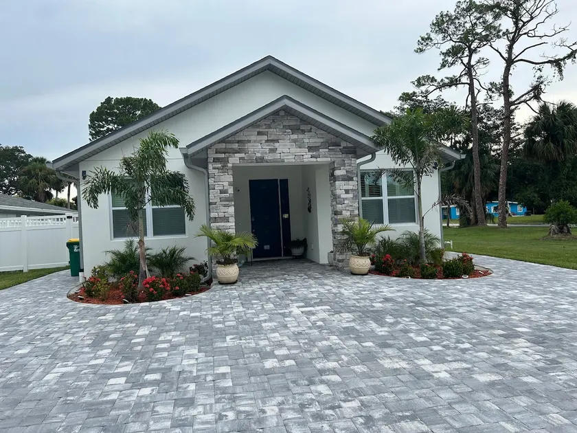 Ocean Breeze Retreat - Image 1