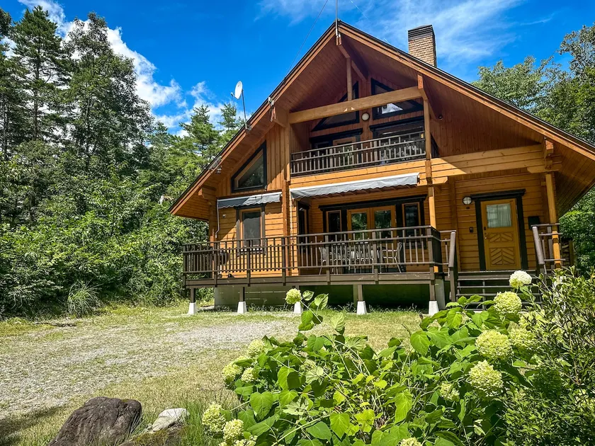 Yukiguni - Chic alpine log house - Image 1