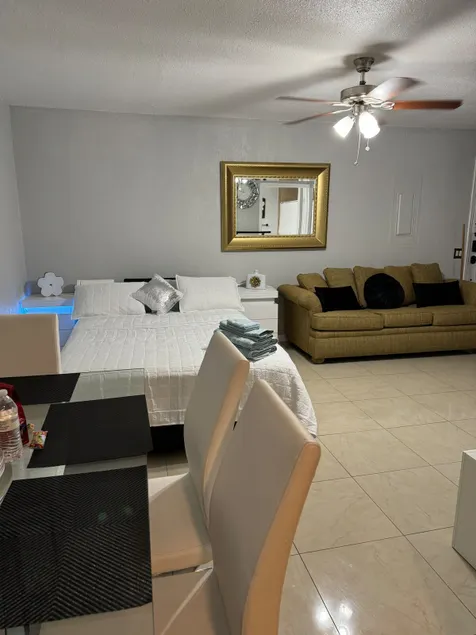 Sunshine guesthouse - Image 1