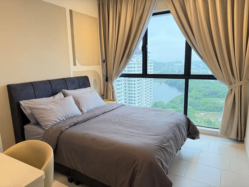 Astetica (7) Modern Lake View 2BR 600mbps Wi-Fi - Image 1
