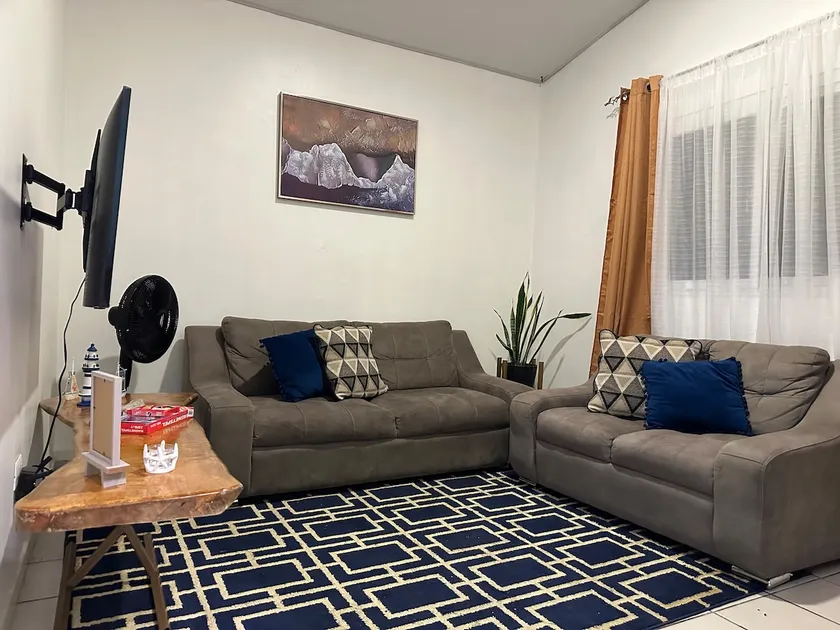 Goloson Guest House, EVERYTHING you're looking for. - Image 1