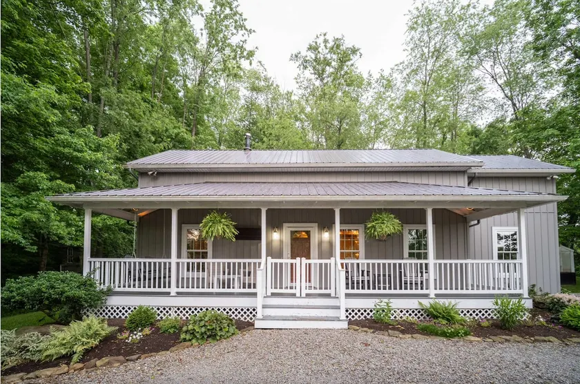 3 BR 2 Bath Sleeps 8, Cozy, Secluded - Image 1