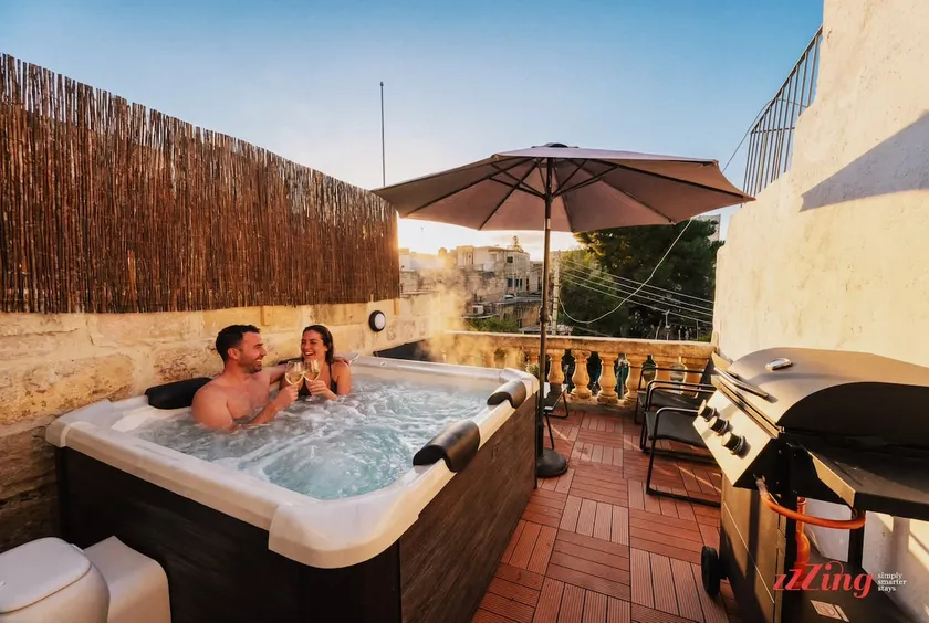 Charming Village Escape with Jacuzzi & Games Room - Image 1
