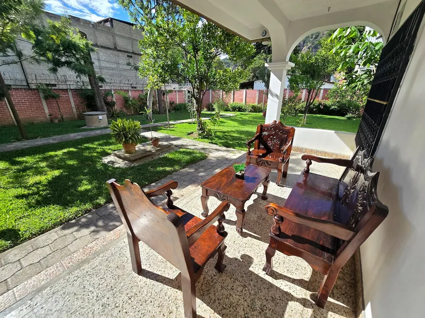 House next to the Santander, 2 blocks from the lake. - Image 1