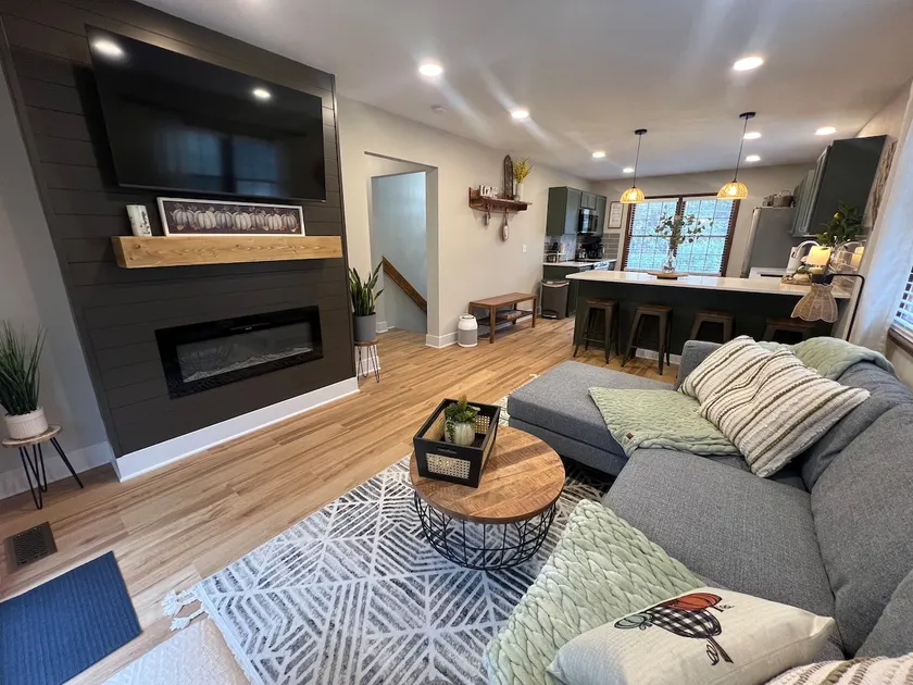 Perfect Location- visit all Kansas City! - Image 1