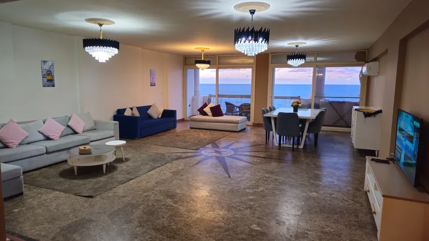Alex sea view apartment - families only - Image 1