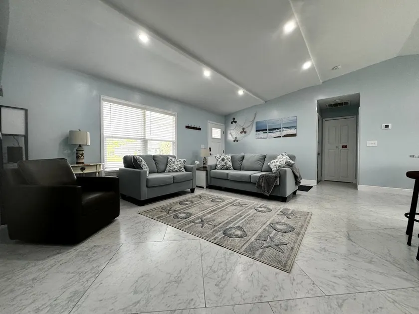 Scenic FL canal home w new hot tub & boat parking - Image 1