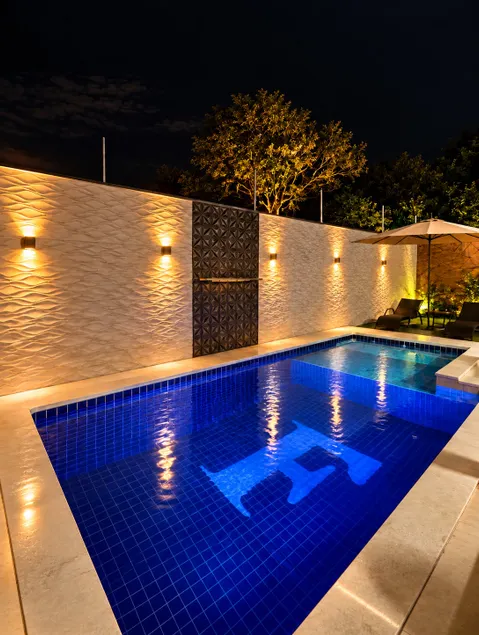 Sophisticated house with pool - Image 1