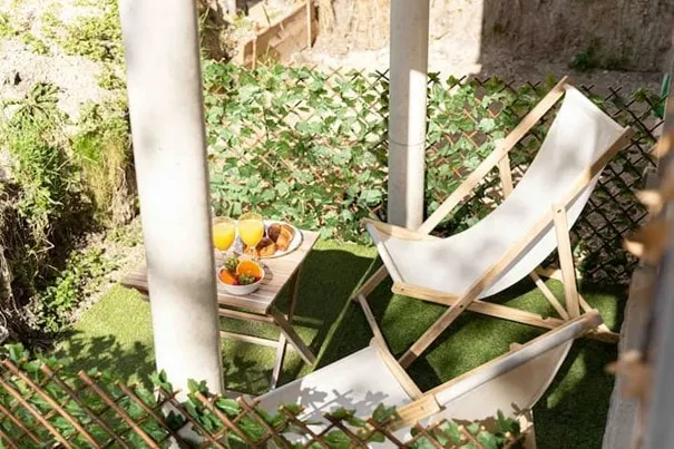 Charming garden terrace studio, 15 minutes from Paris center - Image 1