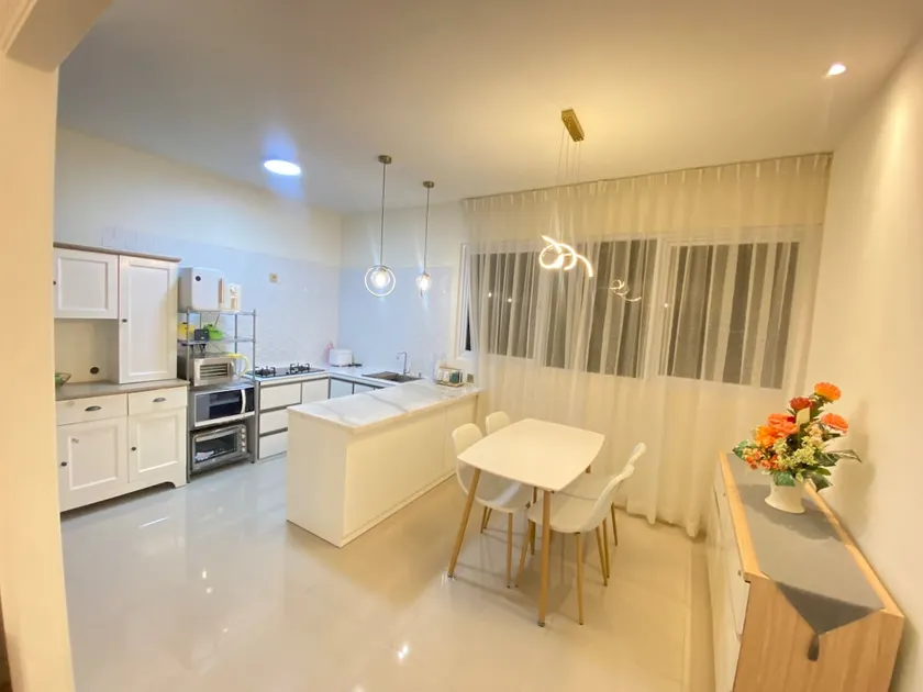 Victoria home - Image 1