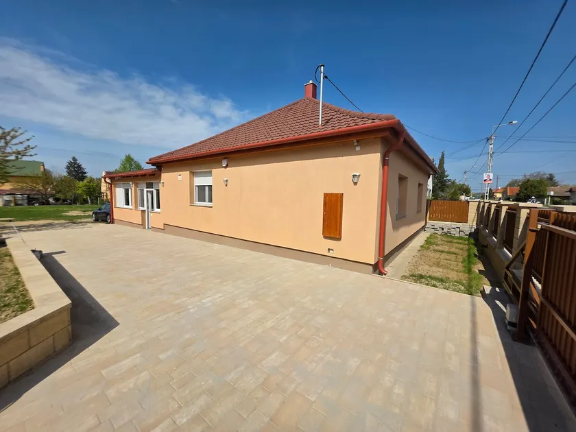 Mökki - At Lake Balaton - Image 1