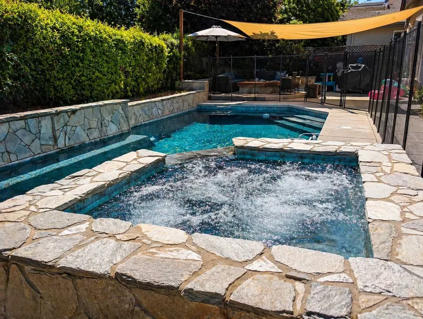 Lux 4BR Pool HotTub FamFriendly 2 Kings 2 Queens - Image 1