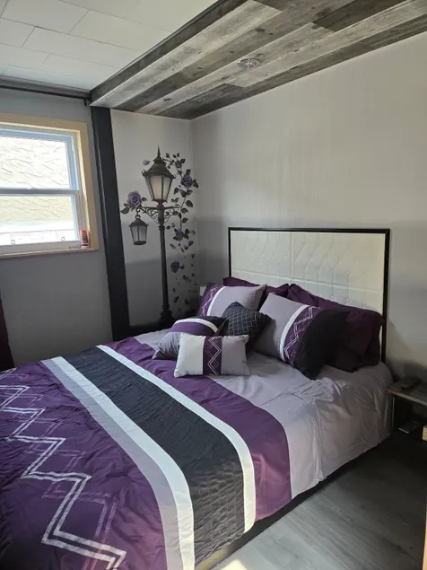 vintage upstairs apartment - Image 1