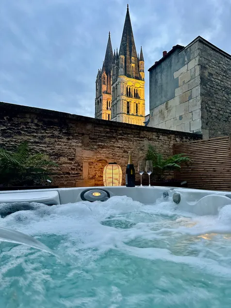 Le Saint Martin in the heart of the city center (Jacuzzi) - Image 1