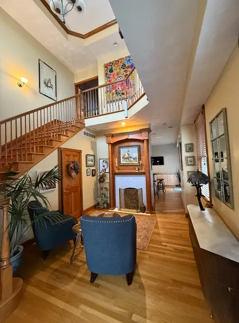 Hilltop Haven in Mount Adams - Image 1