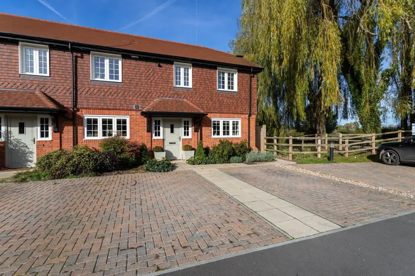 Relaxing Countryside Cottage - Image 1