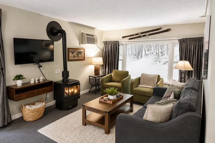 Charming Stay in Stowe Condo: Hot Tub&Indoor Pool - Image 1