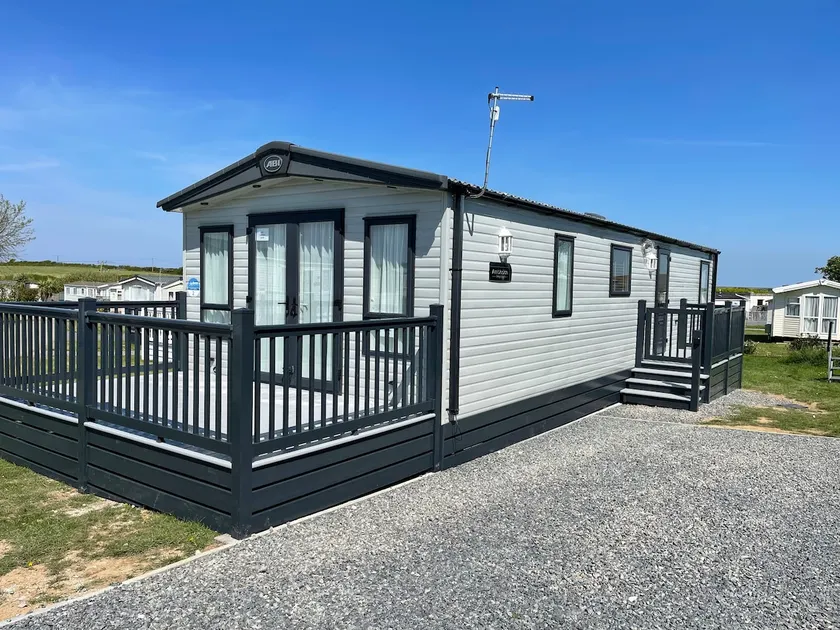 Seven Bays - Image 1