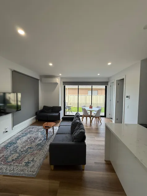 Modern Home Near City & Beach - Image 1