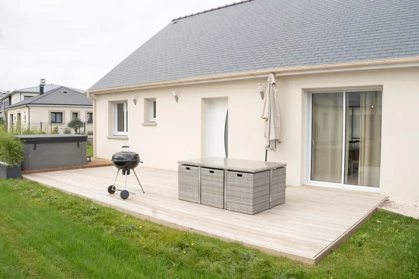 Villa Chill: Villa with Jacuzzi - Image 1