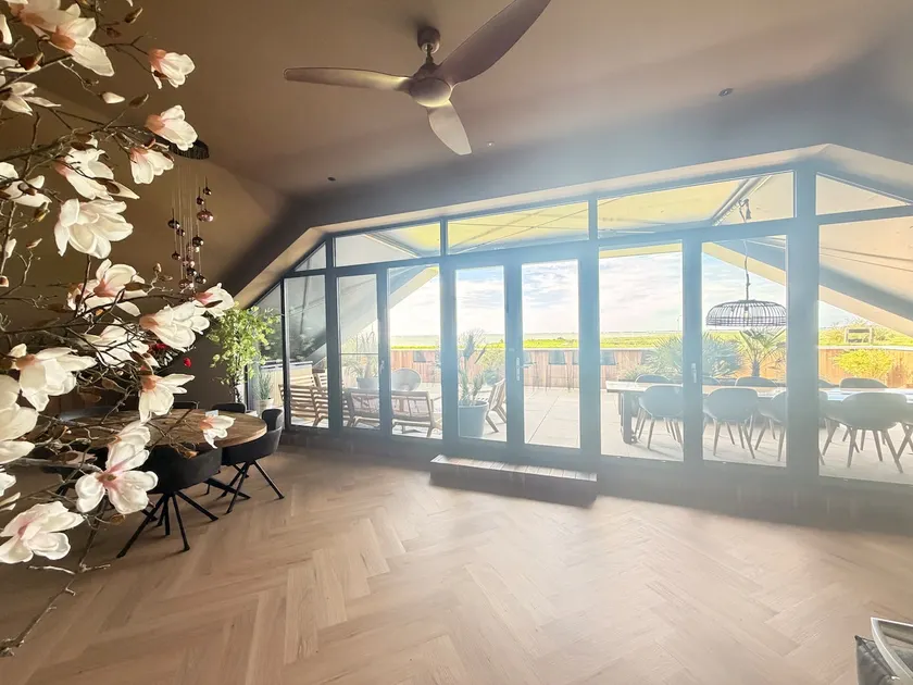 Luxury Lakefront Apartment (2025) | Rooftop Terrac - Image 1