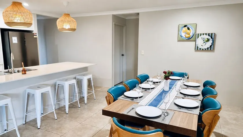 Busselton Beach Villa - Family & Pet Friendly - Image 1