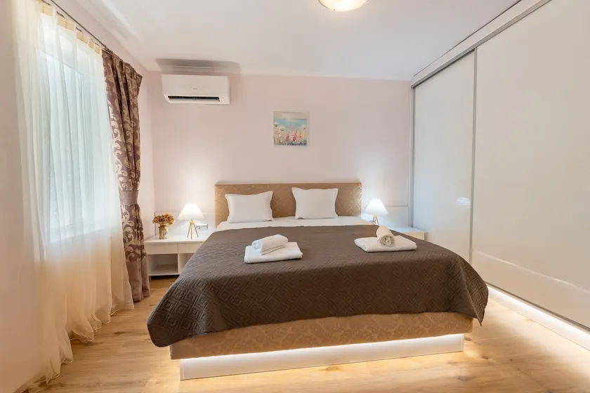 Excellent 2BR Flat In downtown - Image 1