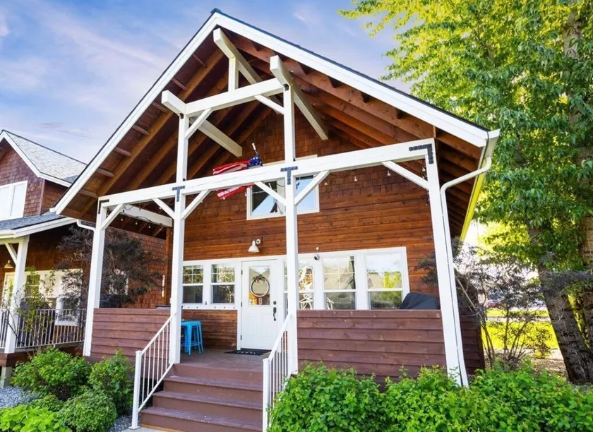 Dover Bay Farmhouse - Image 1