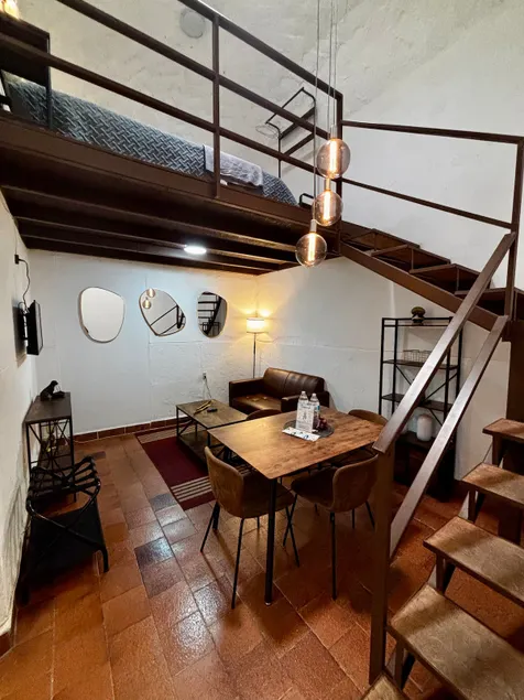 Equipped Apartment with Mezzanine in Downtown - Image 1