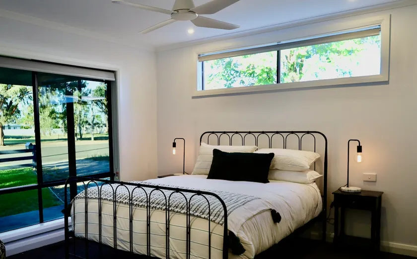 Karloo Rest-Central, Cosy, Pool & Outdoor Dining! - Image 1