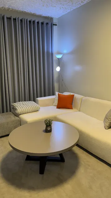 Cedar Luxe: Your minimalist Stay - Image 1