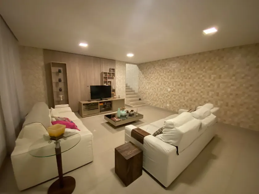 Aurora Retreat - Image 1