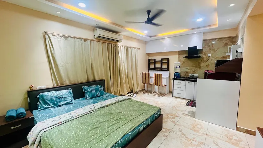 Luxury Xanadu studio 533 near airport & CC2 mall - Image 1