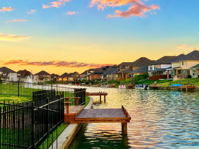 Lakeside Katy Retreat Home! - Image 1