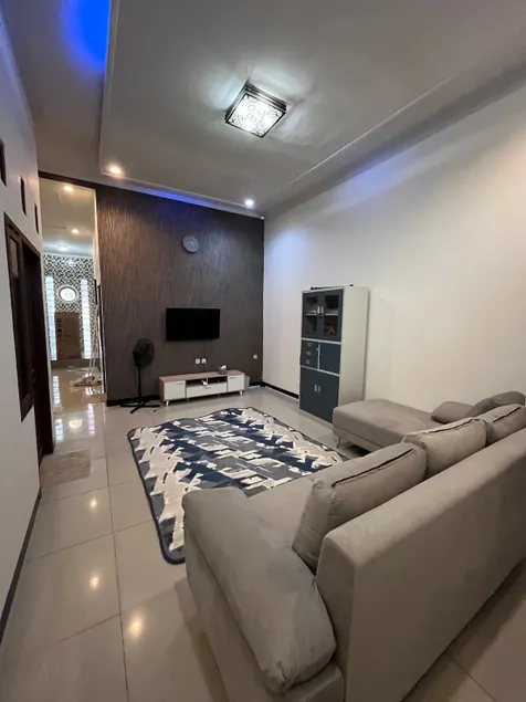 Omah Emyr Homestay Semarang Sendangmulyo - Image 1