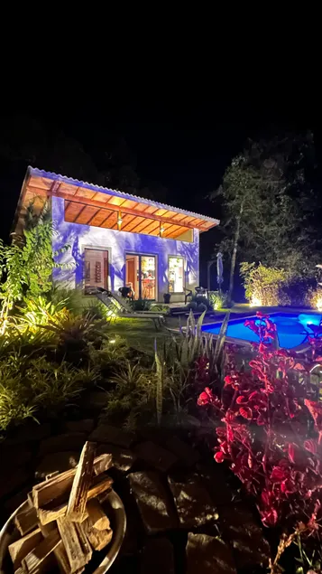 Exclusive Retreat with Pool and Stunning View - Image 1