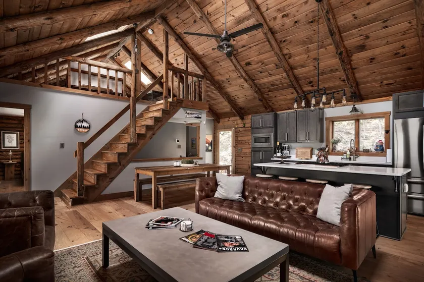 Luxury Log Cabin w/ Hot Tub | Lost River - Image 1