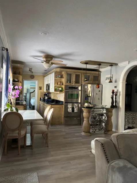 Ozona Beach Getaway | 3BR | Walk to Restaurants - Image 1
