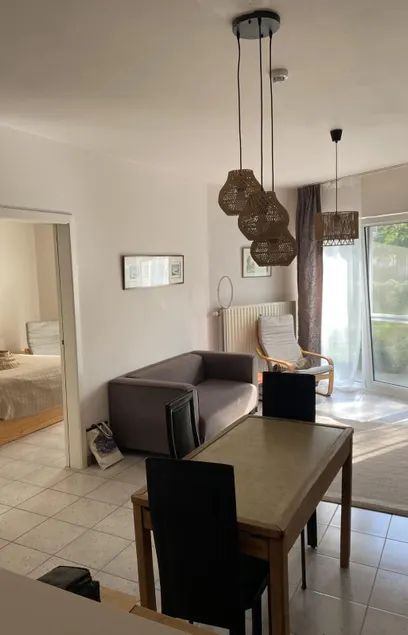 Apartment in park - Image 1