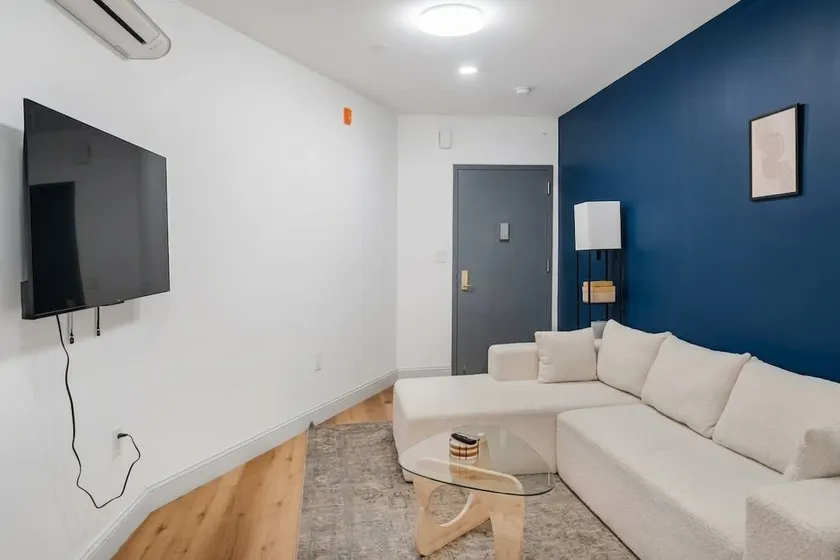 Lux 1BR–Prime: Mins to Fishtown & Center City! - Image 1