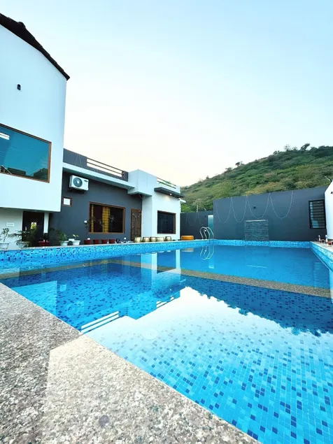 Cloud9, HugePool, Near City, +Vibes, Nature Villa - Image 1