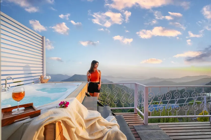 Top Tibba-Hilltop Chalet - Jacuzzi+balcony+garden - Image 1