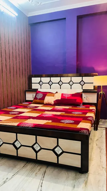 Magenta retreat - Peaceful Luxury - Image 1